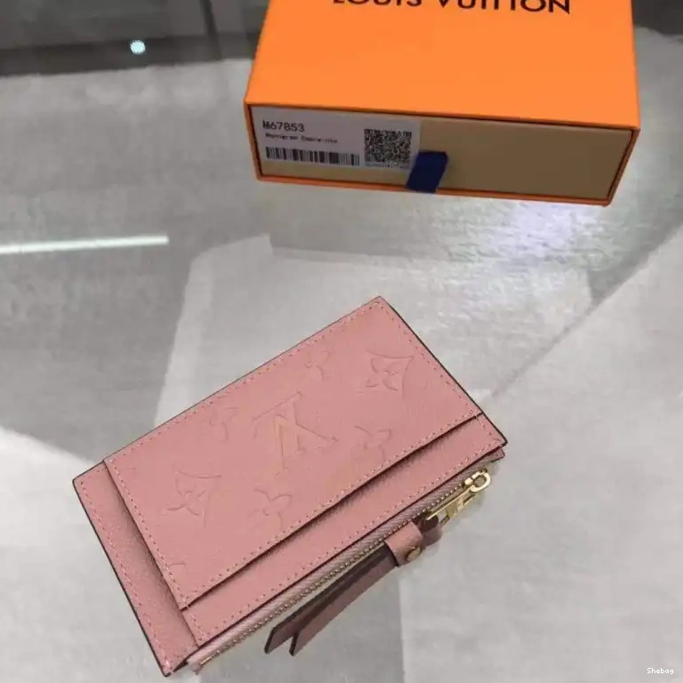 LV 19B570070 Bags 0524
